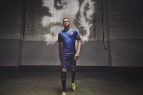 WANBO SPORTS 彩金最高平台-王者归来！C罗回归赛场首秀惊艳，DWG观众沸腾全场